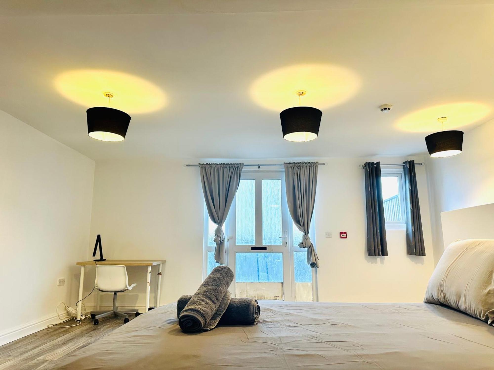 Spacious And Affordable City Center Two Beds Flat Swansea Ngoại thất bức ảnh